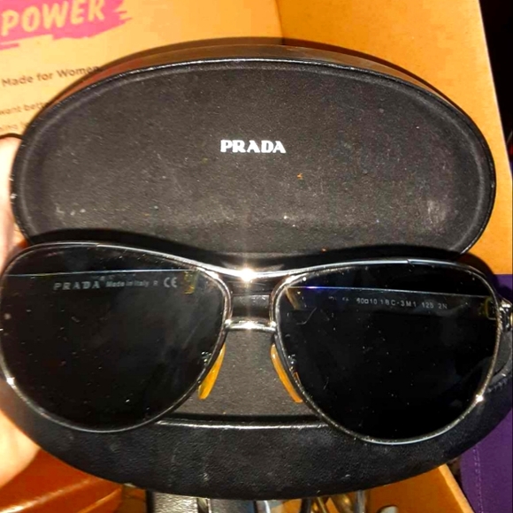 Prada sunglasses - Picture 1 of 8